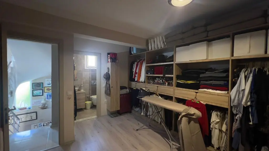 Spacious room